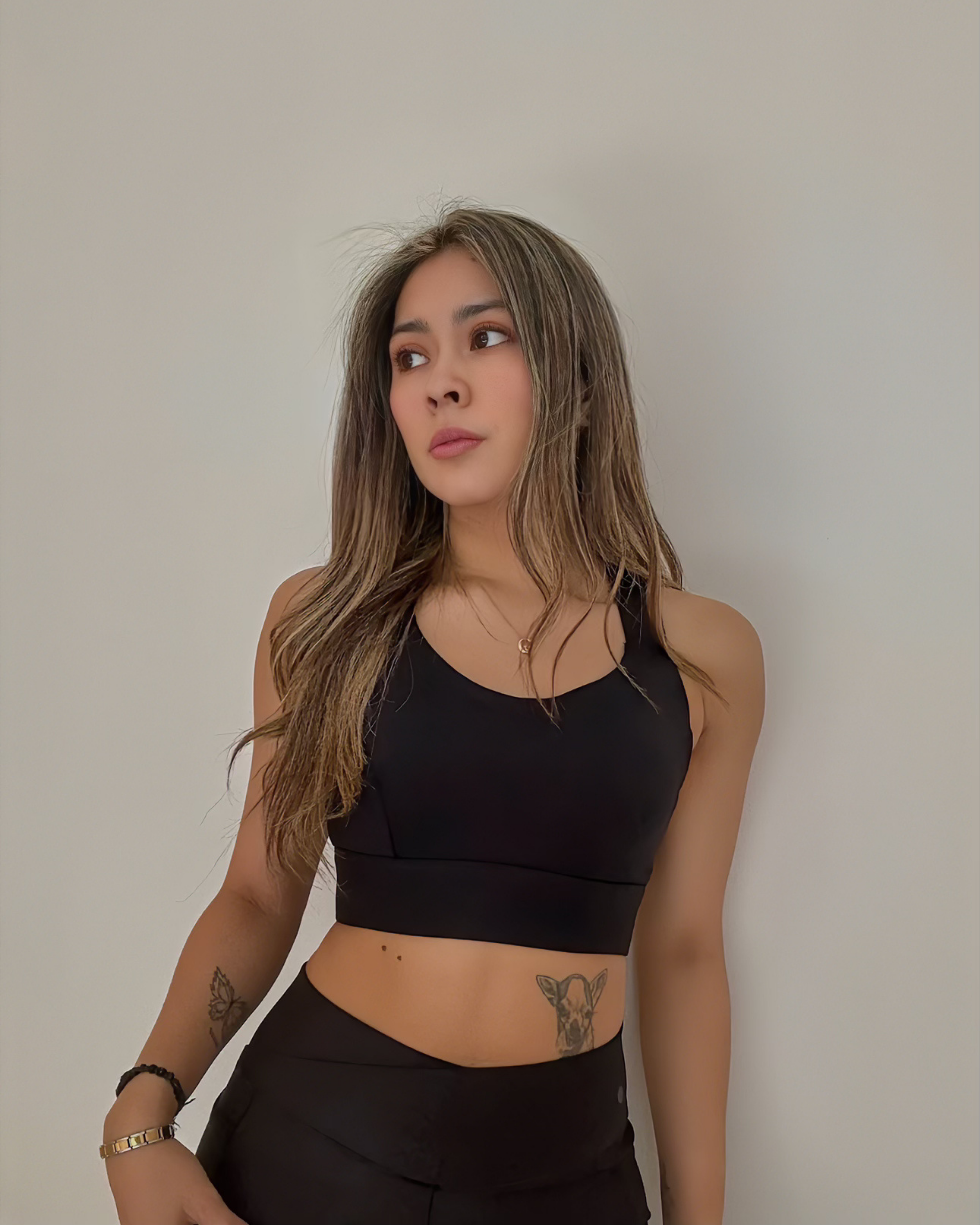 Black Elisse Cross